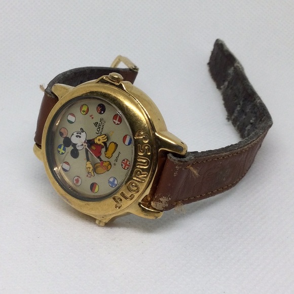 Mouse Watch - LORUS Unique Design with Country Flags - Picture 3 of 5